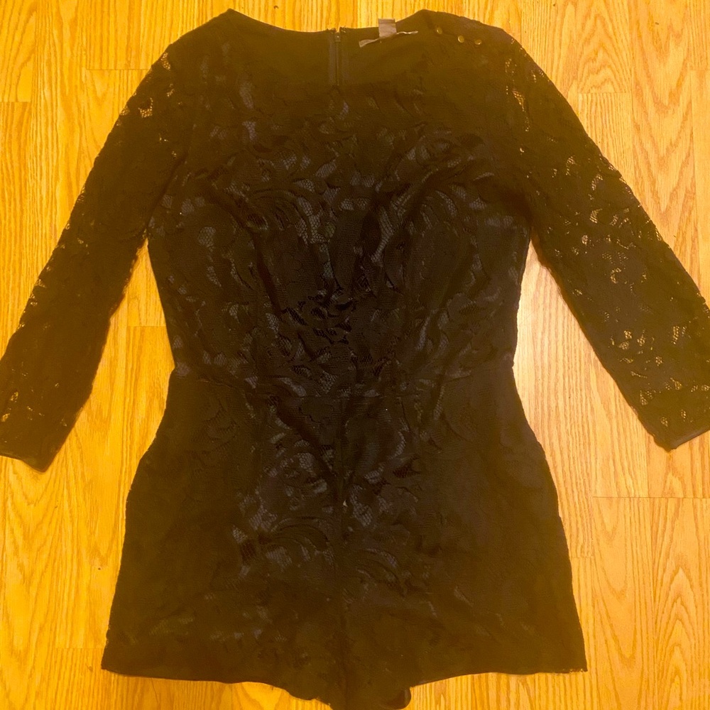 Forever 21 black lace short romper sz M